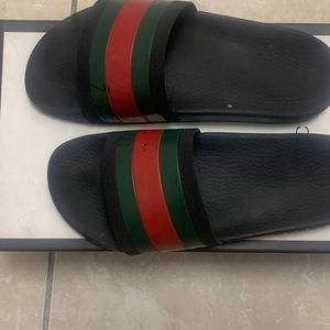 GUCCI SLIDES